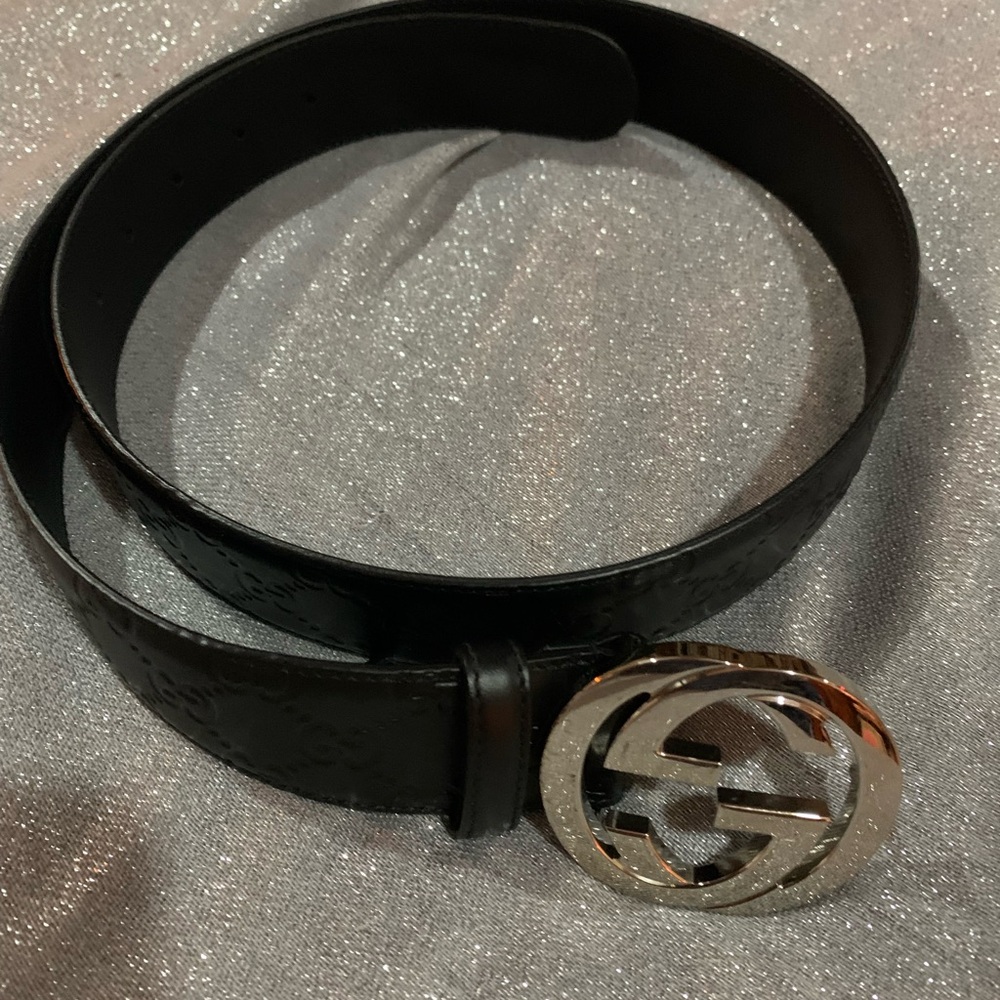 Gucci Black Leather Belt with Silver Logo Buckle - Picture 2 of 13